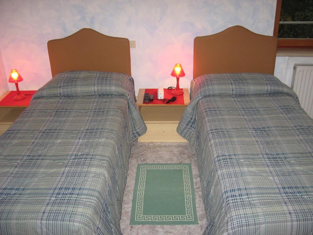Tavagnacco Albergo Ristorante Rosade חדר תמונה
